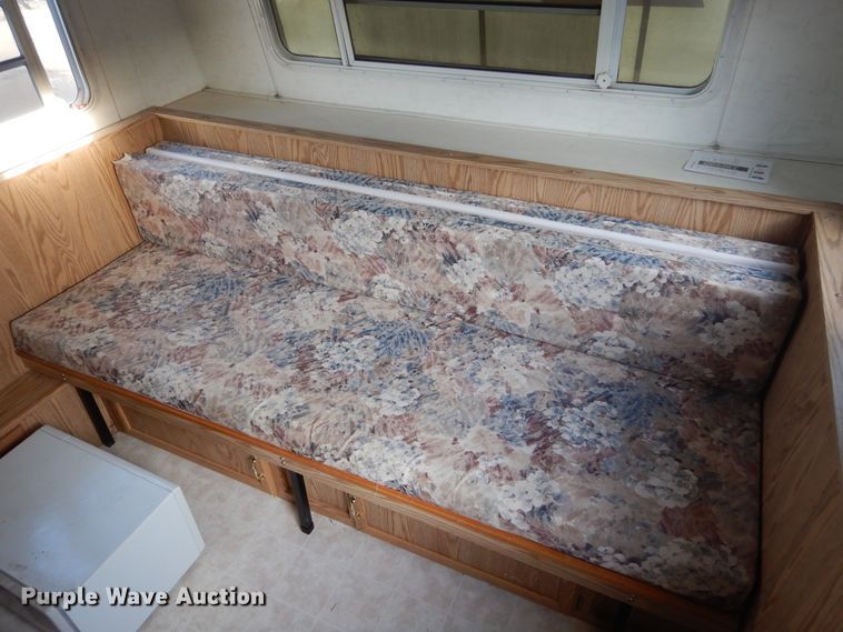 image for item KO9196 2002 Hi-Lo  camper