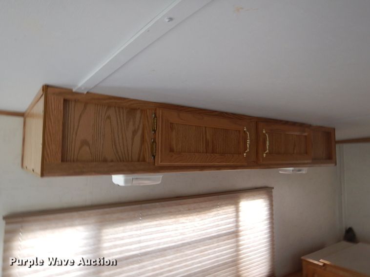 image for item KO9196 2002 Hi-Lo  camper