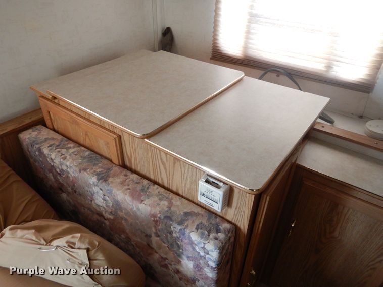 image for item KO9196 2002 Hi-Lo  camper