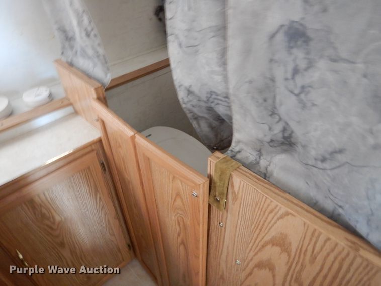 image for item KO9196 2002 Hi-Lo  camper