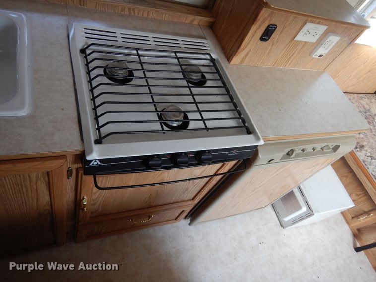 image for item KO9196 2002 Hi-Lo  camper