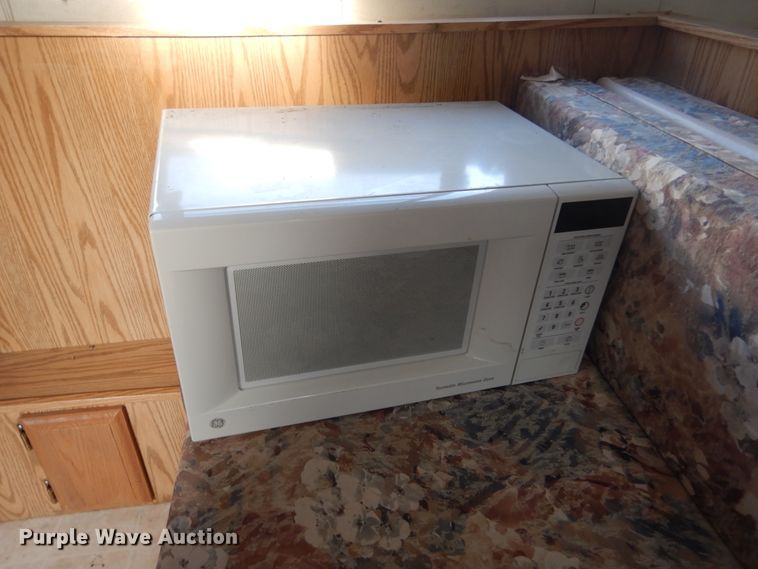 image for item KO9196 2002 Hi-Lo  camper