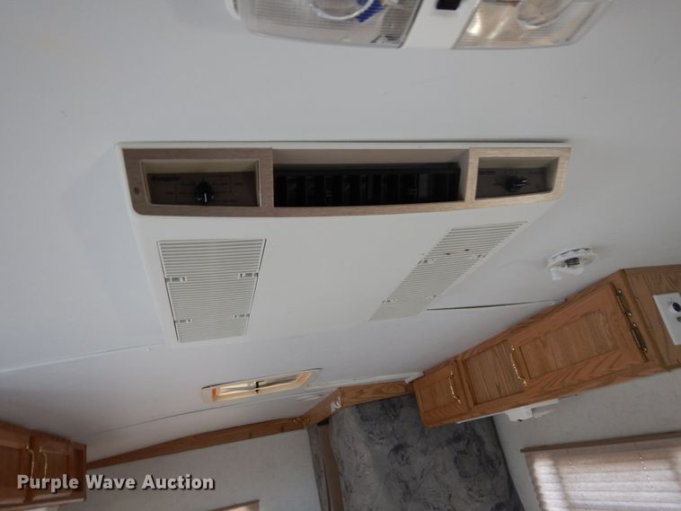 image for item KO9196 2002 Hi-Lo  camper