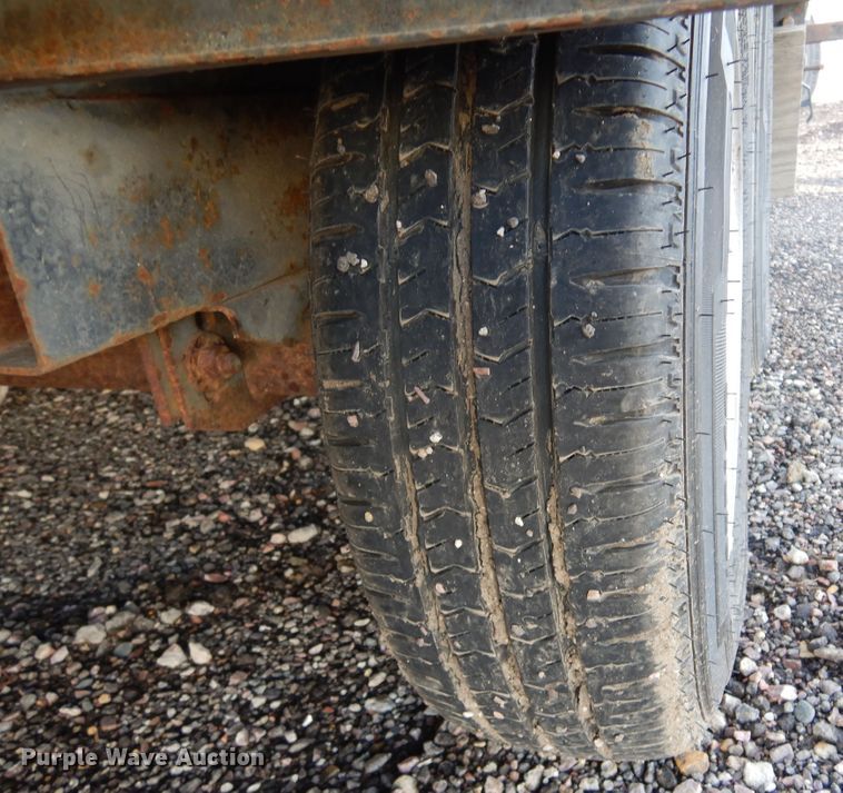 image for item KO9196 2002 Hi-Lo  camper