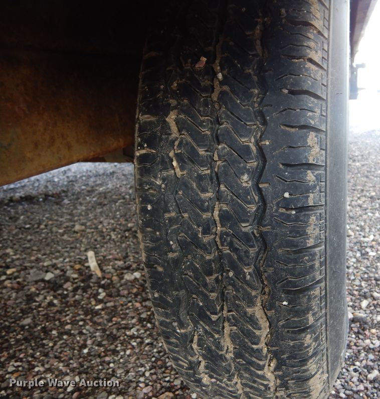 image for item KO9196 2002 Hi-Lo  camper