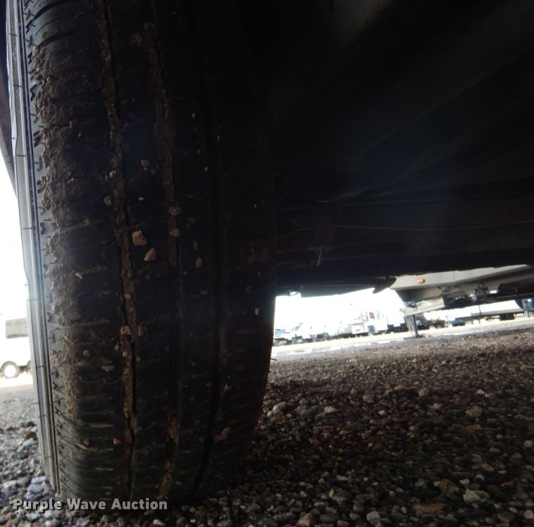 image for item KO9196 2002 Hi-Lo  camper