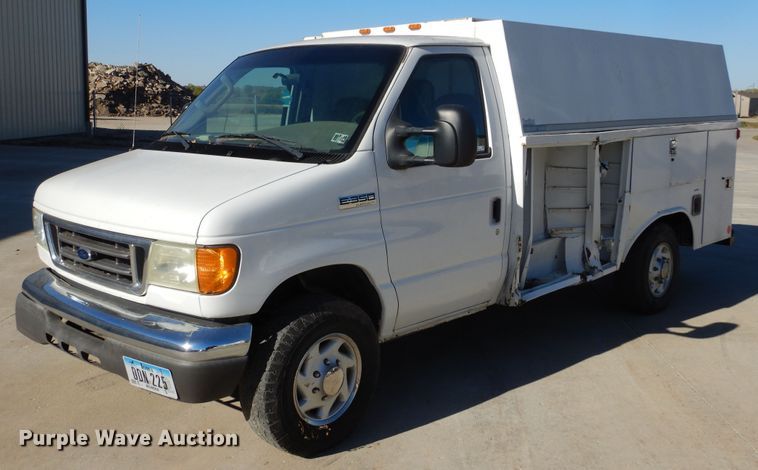 image for item KO9236 2006 Ford E350  utility van
