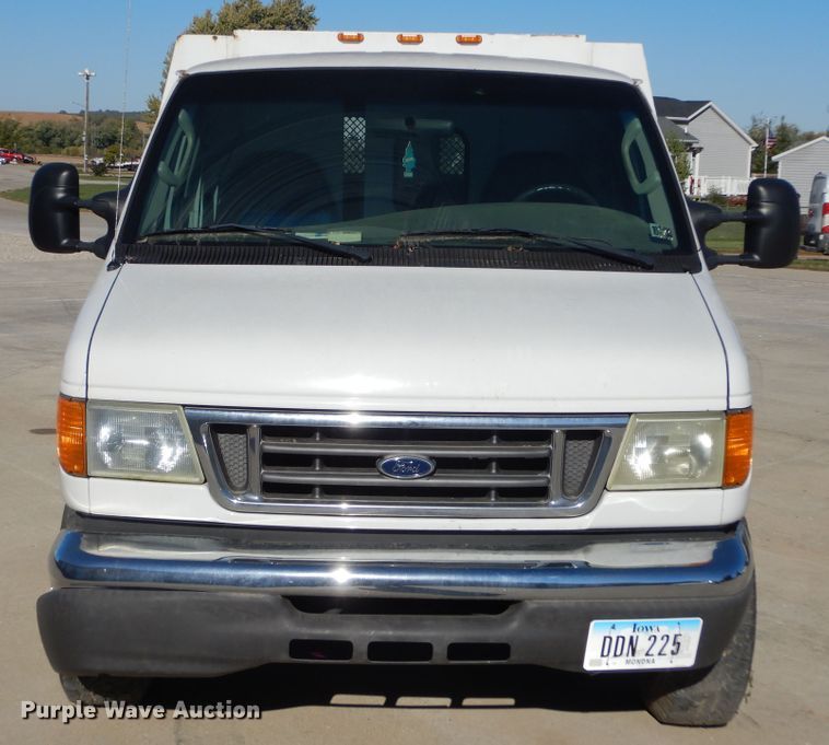 image for item KO9236 2006 Ford E350  utility van