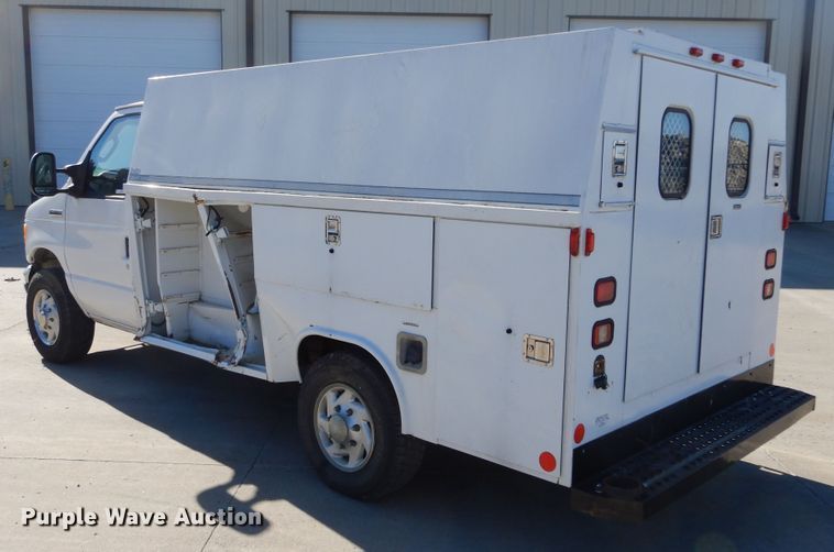 image for item KO9236 2006 Ford E350  utility van