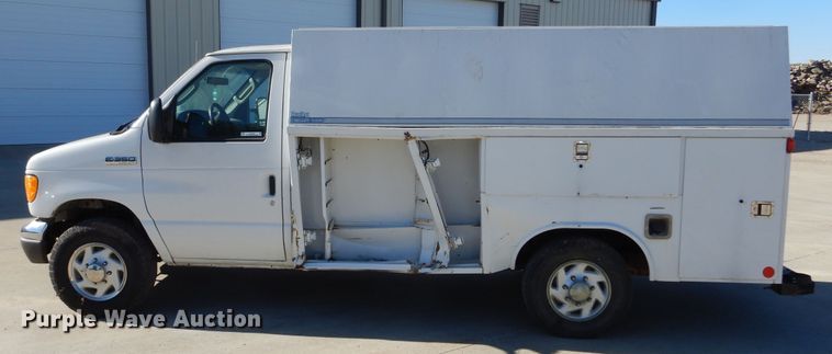 image for item KO9236 2006 Ford E350  utility van