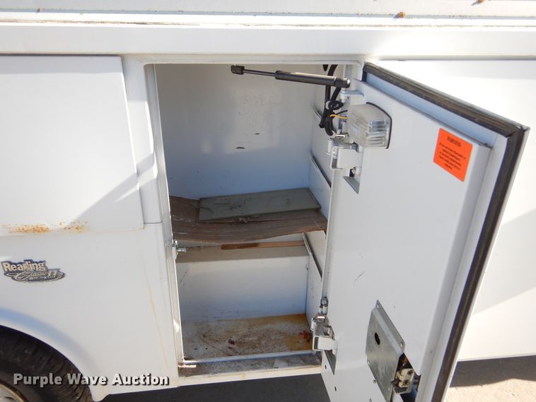 image for item KO9236 2006 Ford E350  utility van