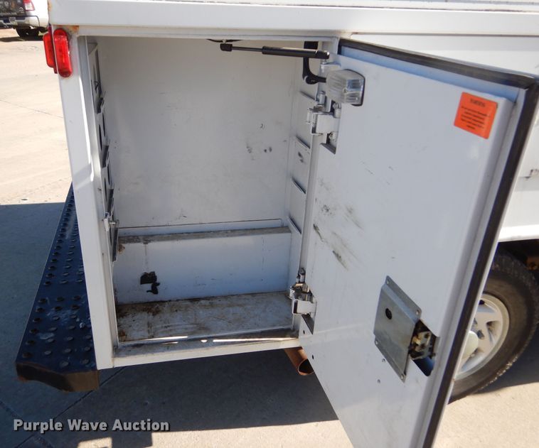 image for item KO9236 2006 Ford E350  utility van