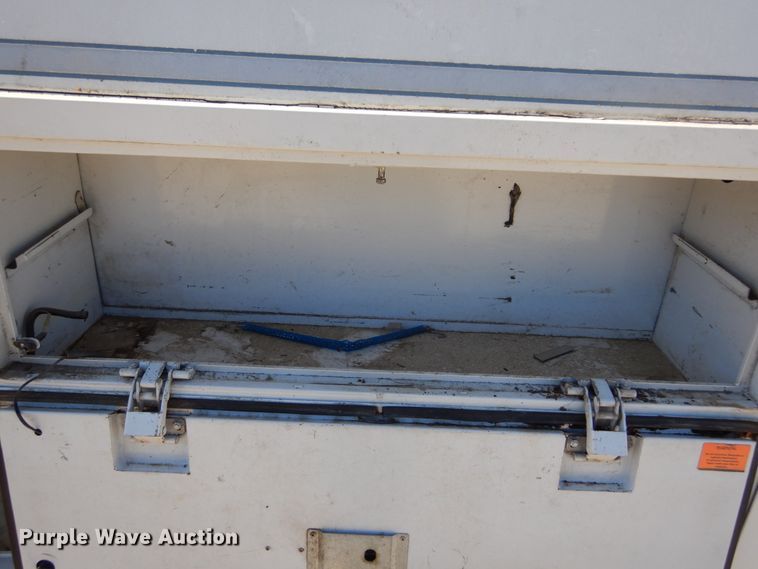 image for item KO9236 2006 Ford E350  utility van