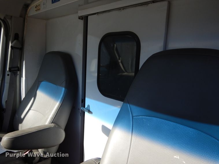 image for item KO9236 2006 Ford E350  utility van