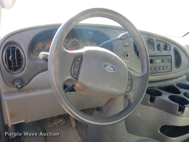 image for item KO9236 2006 Ford E350  utility van