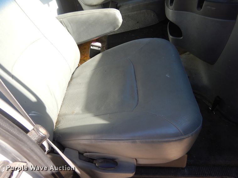 image for item KO9236 2006 Ford E350  utility van