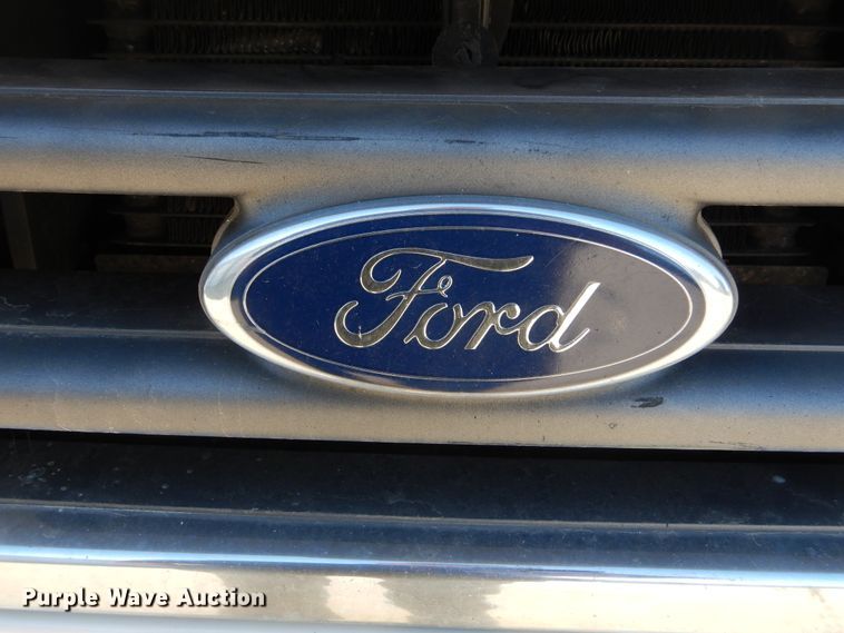 image for item KO9236 2006 Ford E350  utility van