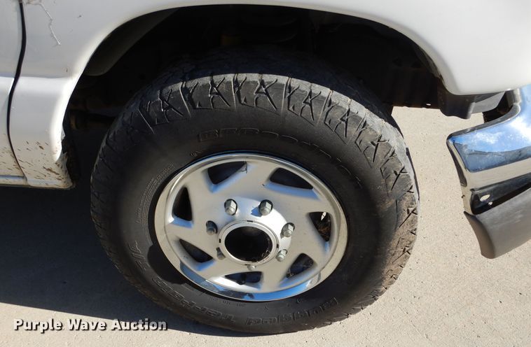 image for item KO9236 2006 Ford E350  utility van