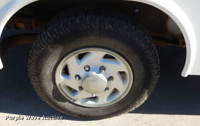 image for item KO9236 2006 Ford E350  utility van