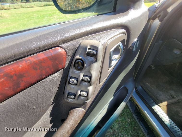 image for item KQ9128 2000 Dodge Durango  SUV