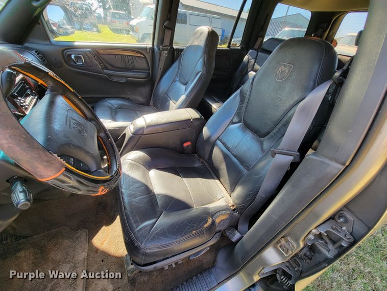 image for item KQ9128 2000 Dodge Durango  SUV