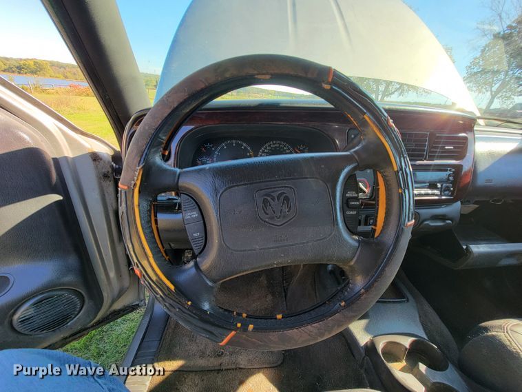 image for item KQ9128 2000 Dodge Durango  SUV