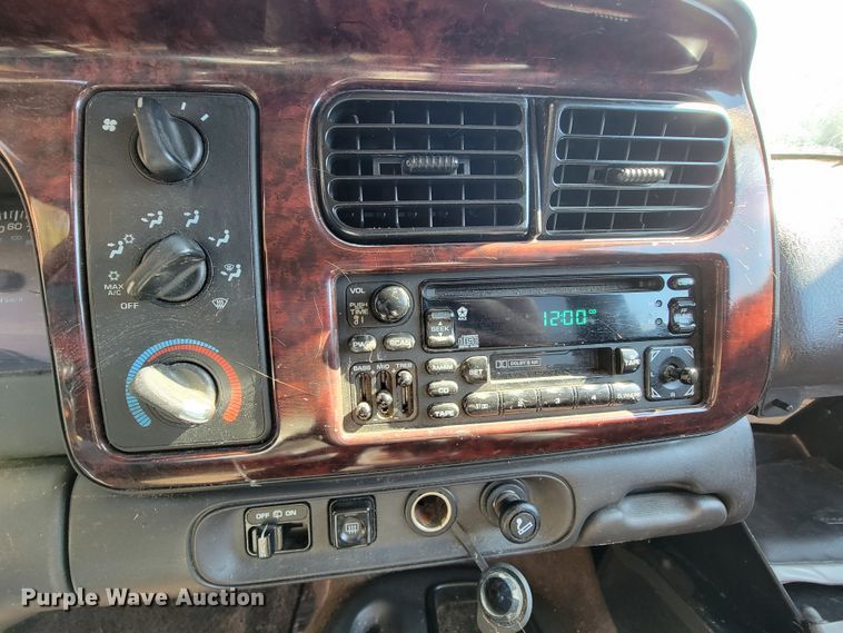 image for item KQ9128 2000 Dodge Durango  SUV