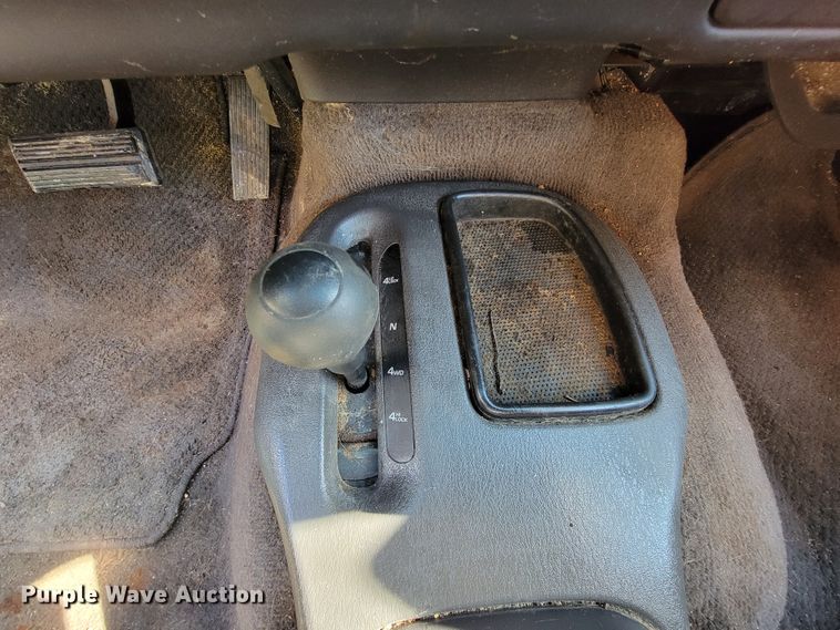 image for item KQ9128 2000 Dodge Durango  SUV