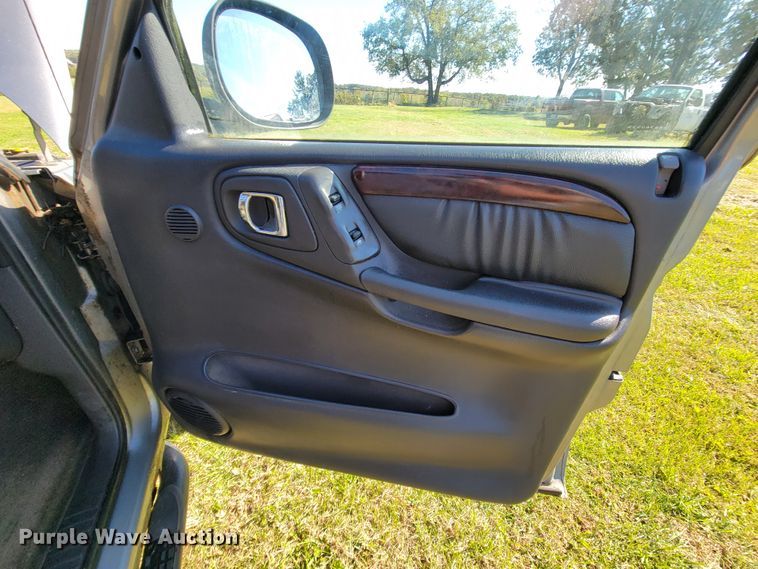 image for item KQ9128 2000 Dodge Durango  SUV