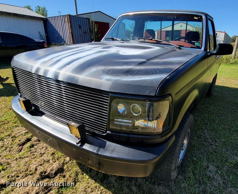 image for item KQ9131 1992 Ford F150  pickup truck