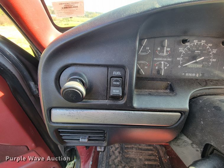 image for item KQ9131 1992 Ford F150  pickup truck