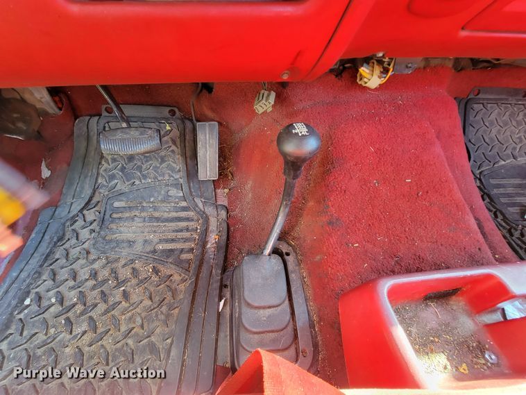 image for item KQ9131 1992 Ford F150  pickup truck