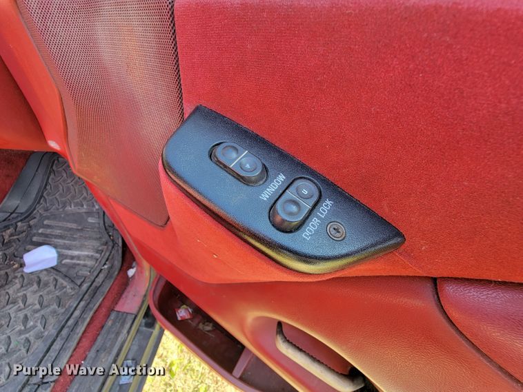 image for item KQ9131 1992 Ford F150  pickup truck