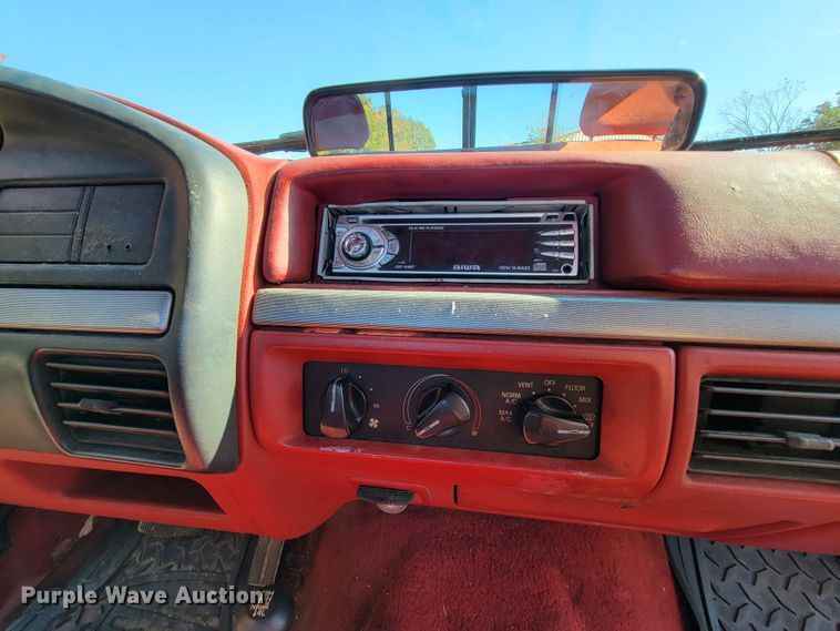 image for item KQ9131 1992 Ford F150  pickup truck