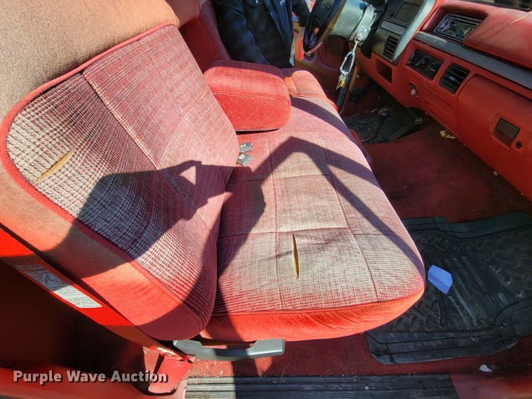 image for item KQ9131 1992 Ford F150  pickup truck