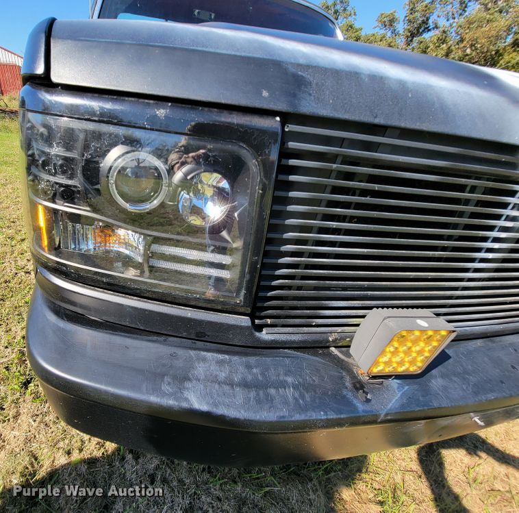 image for item KQ9131 1992 Ford F150  pickup truck