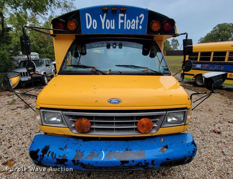 image for item KQ9162 1994 Ford E350  school bus