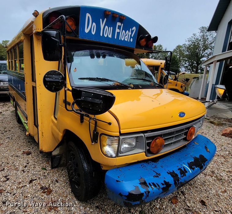 image for item KQ9162 1994 Ford E350  school bus