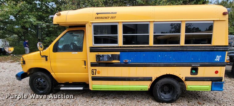 image for item KQ9162 1994 Ford E350  school bus