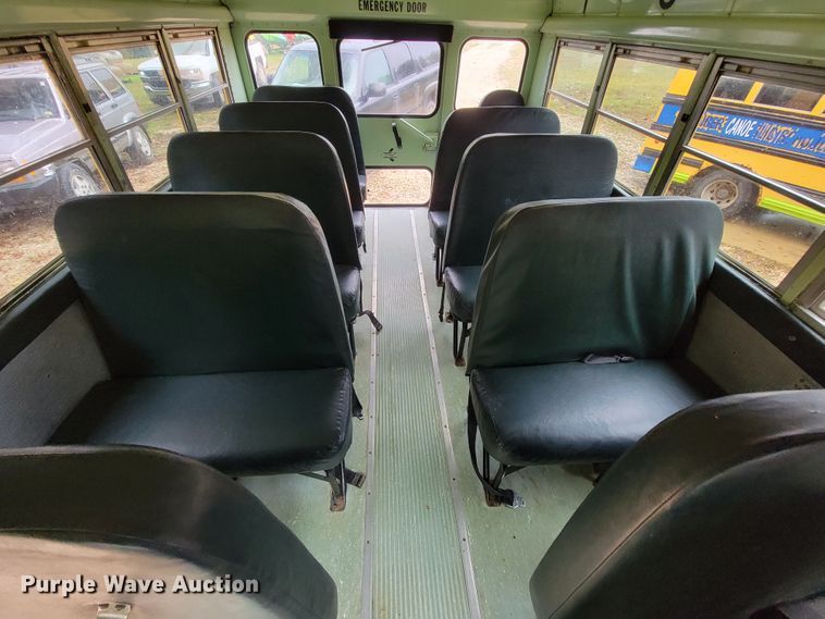 image for item KQ9162 1994 Ford E350  school bus