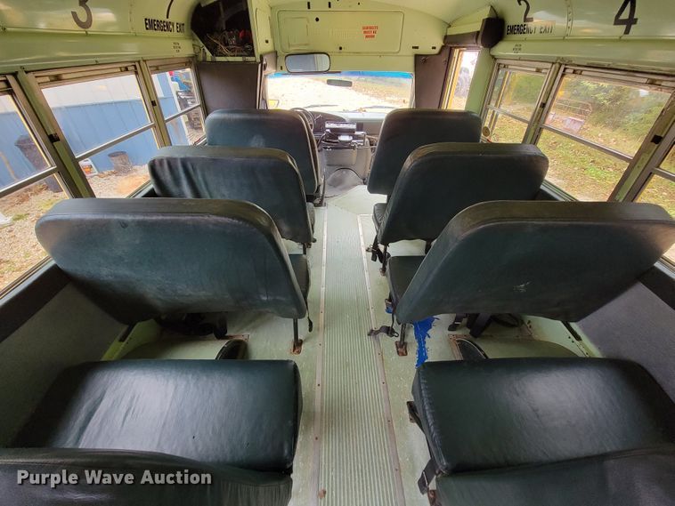 image for item KQ9162 1994 Ford E350  school bus