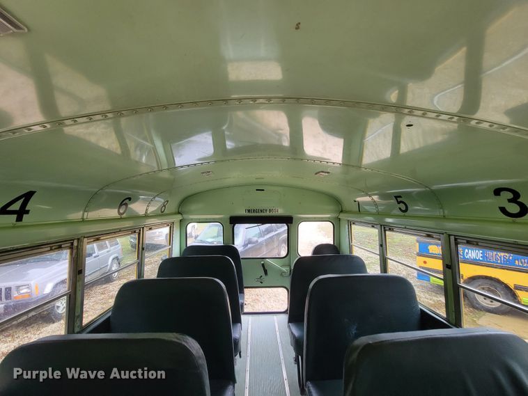 image for item KQ9162 1994 Ford E350  school bus