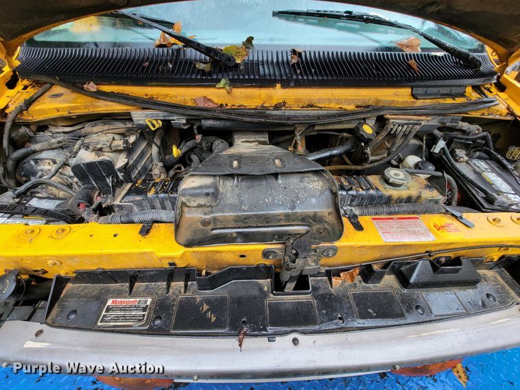 image for item KQ9162 1994 Ford E350  school bus