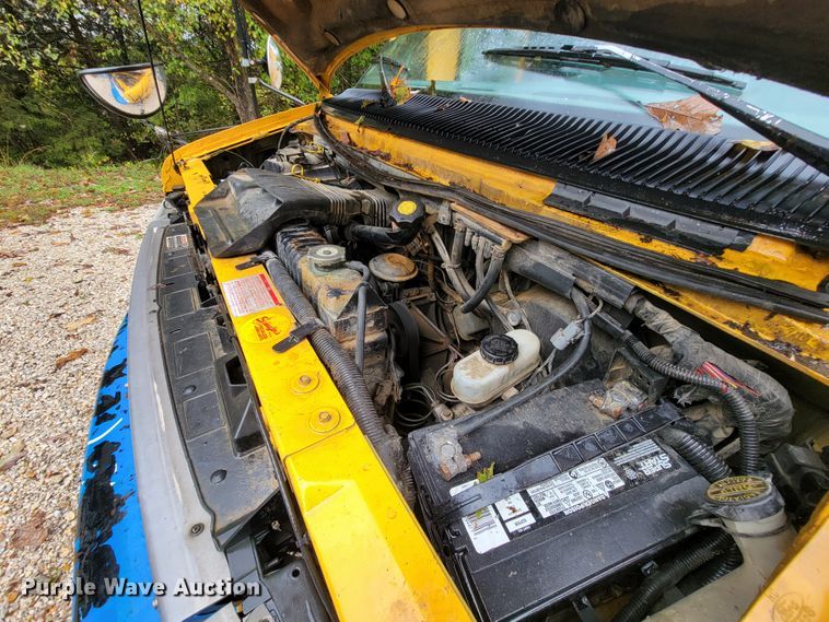 image for item KQ9162 1994 Ford E350  school bus