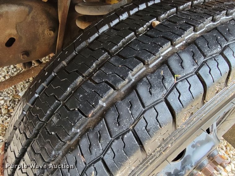 image for item KQ9162 1994 Ford E350  school bus