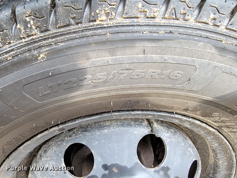 image for item KQ9162 1994 Ford E350  school bus