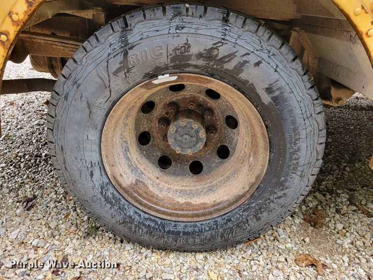 image for item KQ9162 1994 Ford E350  school bus