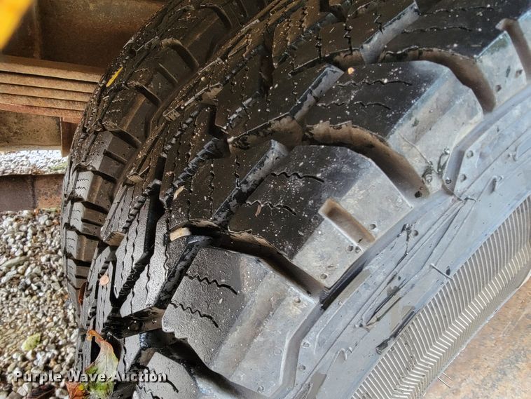 image for item KQ9162 1994 Ford E350  school bus