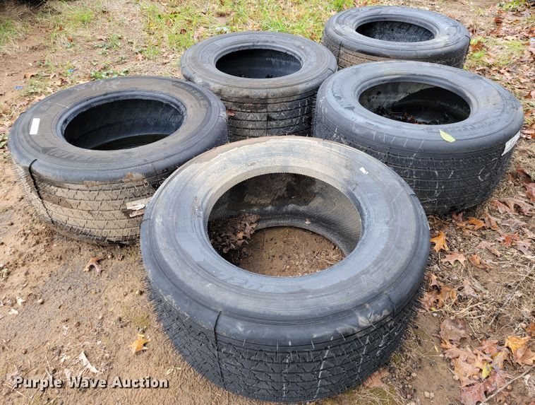 image for item KQ9184 (5) 445/50R22.5 tires