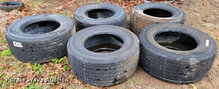 image for item KQ9184 (5) 445/50R22.5 tires